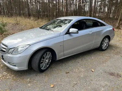 Gebraucht Mercedes E200 Avantgarde 184 PS (135 kW) 2011 Silber Coupé