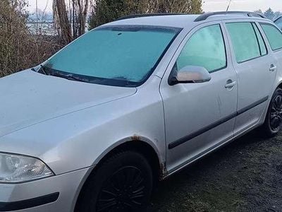 Grau Gebraucht 2007 Skoda Octavia Ambiente Kombi | 1.600 € (Fairer Preis)