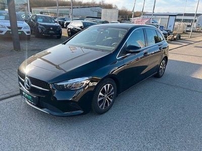 Usata Mercedes B200 163 CV (119 kW) 2023 Nero Monovolume