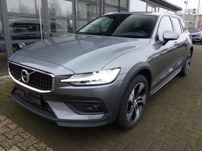 gebraucht Volvo V60 CC D4 AWD Autom.EU6d*LEDER*SHZ*NAVI*FULL-LED*CAM*H+K*