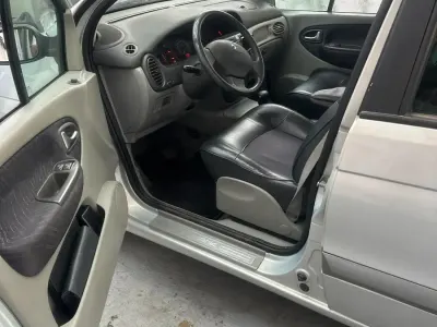 Gebraucht Renault Scénic 115 PS (84 kW) 2002 Silber Van / Kleinbus