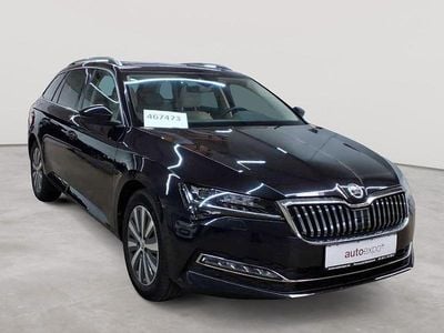 Gebraucht Skoda Superb Style 150 PS (110 kW) 2023 Blackmagic perleffekt Kombi