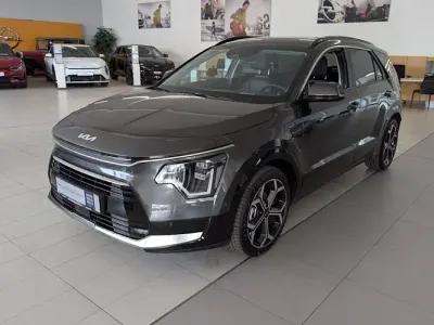 Neu Kia Niro Spirit 129 PS (94 kW) 2026 Grau SUV