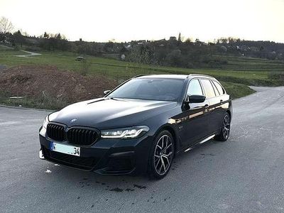 Gebraucht BMW 530e M Sport 184 PS (135 kW) 2022 Schwarz Kombi