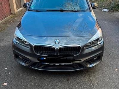 Silber Gebraucht 2016 BMW 218 Van / Kleinbus | 11.900 € (Guter Preis)