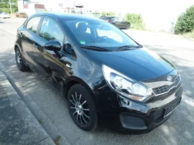 Gebraucht Kia Rio Edition 7 109 PS (80 kW) 2013 Schwarz Limousine