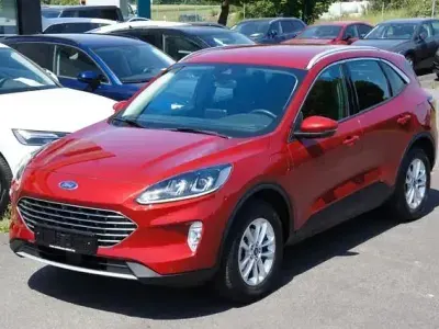 Gebraucht Ford Kuga Titanium 224 PS (164 kW) 2022 Rot SUV
