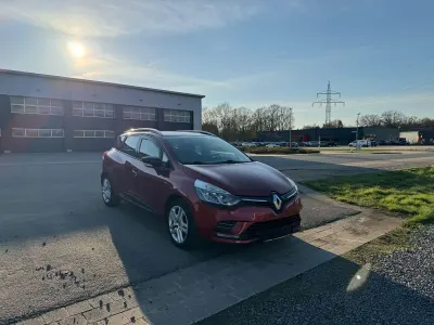 Gebraucht Renault Clio GrandTour LIMITED 90 PS (66 kW) 2016 Rot Kombi
