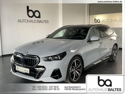 Gebraucht BMW 520 M Sport 197 PS (144 kW) 2024 Brooklyn grau met. Kombi