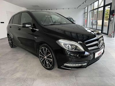 Gebraucht Mercedes B180 AMG Edition 1 122 PS (89 kW) 2012 Kosmosschwarz  metalliclack Van / Kleinbus