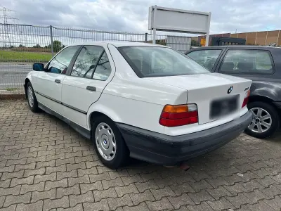Brugt BMW 318 116 HK (85 kW) 1993 Hvid Sedan