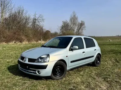 Gebraucht Renault Clio Authentique 75 PS (55 kW) 2002 Silber Limousine