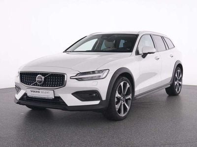 Andere farbe Gebraucht 2024 Volvo V60 CC Kombi | 52.990 €