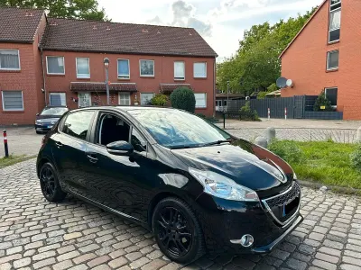 Gebraucht Peugeot 208 85 PS (62 kW) 2014 Schwarz Kleinwagen