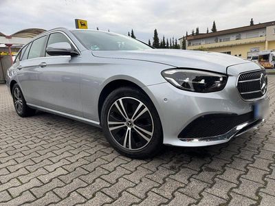 Gebraucht Mercedes E220 Avantgarde 194 PS (142 kW) 2021 Silber Kombi