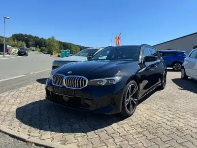 Gebraucht BMW 320 M Sport 190 PS (139 kW) 2025 Schwarz Kombi