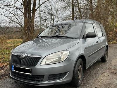 Grau Gebraucht 2013 Skoda Roomster Active Van / Kleinbus | 3.650 € (Fairer Preis)