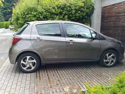 Gebraucht Toyota Yaris Edition-S 101 PS (74 kW) 2016 Grau Kleinwagen