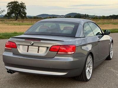 Gebraucht BMW 330 Cabriolet 245 PS (180 kW) 2010 Rot Cabrio
