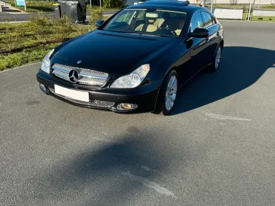 Gebraucht Mercedes CLS300 240 PS (176 kW) 2010 Schwarz Limousine