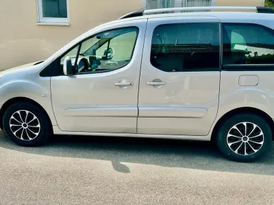Gebraucht Peugeot Partner Tepee 112 PS (82 kW) 2011 Silber Van / Kleinbus