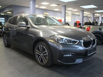 Grau Gebraucht 2021 BMW 120 Advantage Kleinwagen | 24.980 € (Fairer Preis)