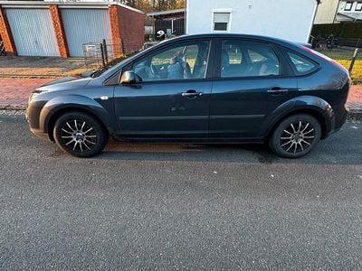 Second-hand Ford Focus 101 CP (74 kW) 2006 Gri Berlinǎ