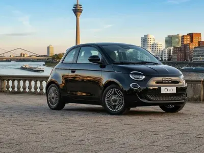 Neu Fiat 500 Icon 65 PS (47 kW) 2026 Schwarz