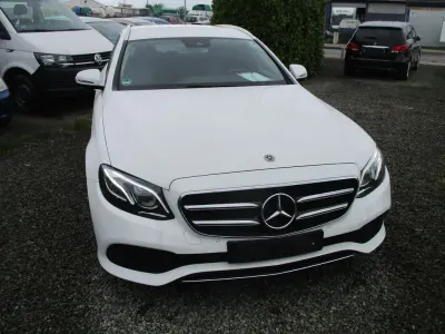 Gebraucht Mercedes E220 194 PS (142 kW) 2019 Weiß Kombi
