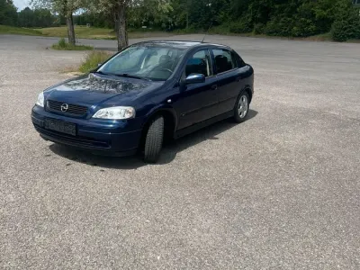 Używany Opel Astra 101 KM (74 kW) 1999 Niebieski Sedan/Limuzyna