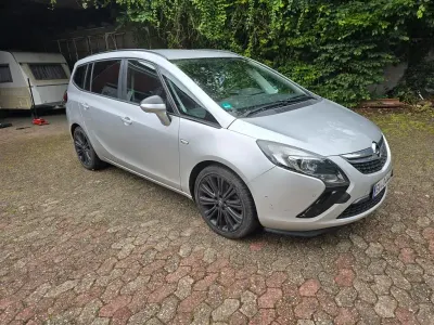 Gebraucht Opel Zafira Tourer Selection 140 PS (102 kW) 2012 Silber Van / Kleinbus