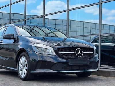 gebraucht Mercedes A180 BlueEfficiency Leder Navi PDc Sitzheiz AMG