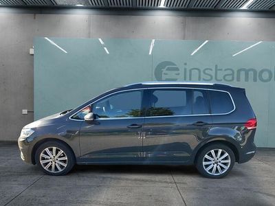 Grau Gebraucht 2024 VW Touran Pro Van / Kleinbus | 36.599 € (Etwas zu teuer)