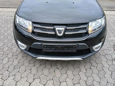 Gebraucht Dacia Sandero Stepway 90 PS (66 kW) 2013 Schwarz Kleinwagen
