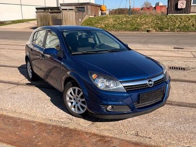 Gebraucht Opel Astra 90 PS (66 kW) 2004 Blau Limousine