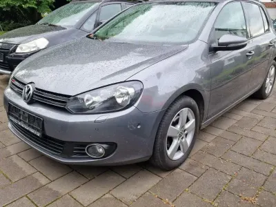 Gebraucht VW Golf VI Team 105 PS (77 kW) 2011 Grau Kleinwagen