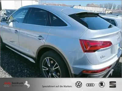Gebraucht Audi Q5 Sportback Advanced 204 PS (150 kW) 2022 Floret silver metallic SUV