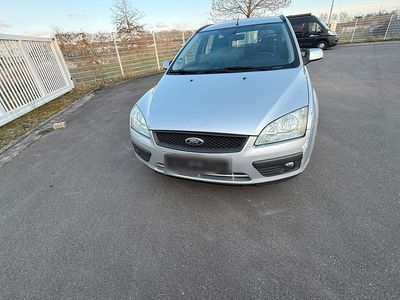 Gebraucht Ford Focus 100 PS (73 kW) 2005 Silber Kombi