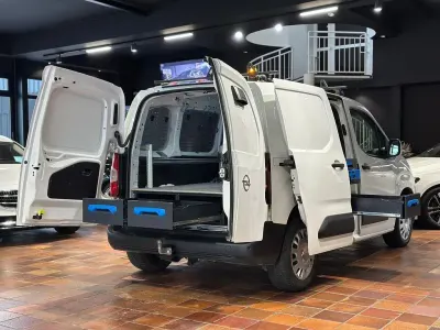 Gebraucht Opel Combo Edition 131 PS (96 kW) 2021 Weiß Van / Kleinbus