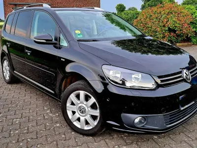 Gebraucht VW Touran Life 105 PS (77 kW) 2013 Schwarz Van / Kleinbus