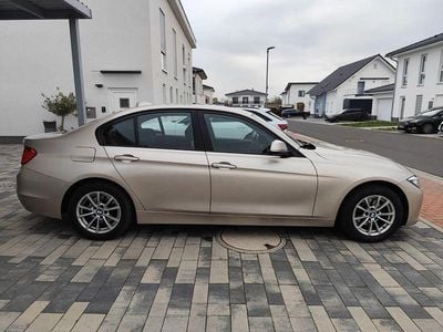 Gold Gebraucht 2013 BMW 318 Limousine | 6.500 € (Guter Preis)