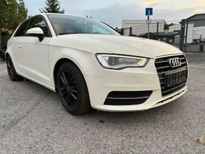 Gebraucht Audi A3 Ambiente 122 PS (89 kW) 2012 Weiß Kleinwagen