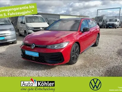 Usata VW Passat R-line 150 CV (110 kW) 2025 Rosso Station wagon