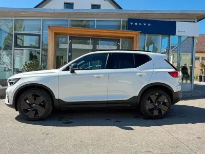 Begagnad Volvo EX40 Plus 300 kW (408 HK) 2025 Vit SUV