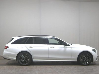 Gebraucht Mercedes E300 AMG line 306 PS (225 kW) 2022 Weiss Limousine