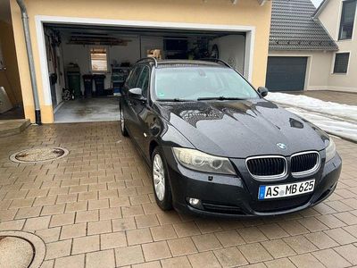 Schwarz Gebraucht 2009 BMW 318 Kombi | 2.100 € (Fairer Preis)