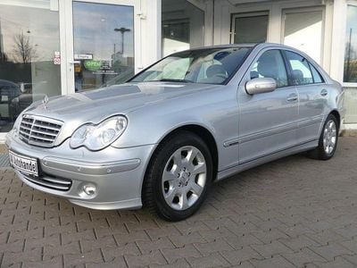 Silber Gebraucht 2006 Mercedes C230 Elegance Limousine | 10.990 €
