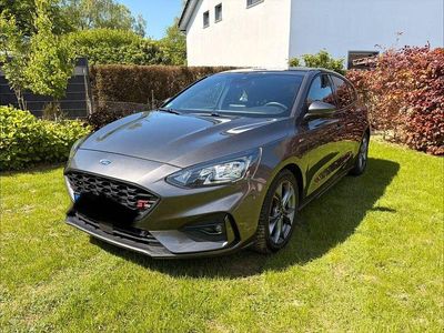 Second-hand Ford Focus ST-Line 155 CP (114 kW) 2021 Gri Berlinǎ