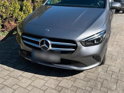 Gebraucht Mercedes B220 190 PS (139 kW) 2019 Grau Van / Kleinbus