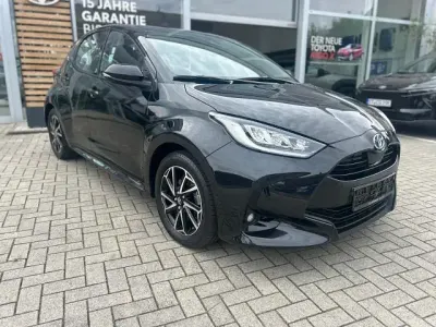Gebraucht Toyota Yaris Hybrid Team 116 PS (85 kW) 2023 Schwarz Kleinwagen